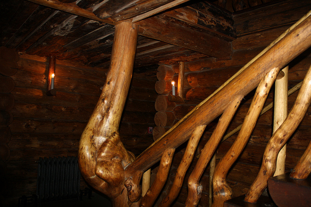 Old Faithful Inn 4